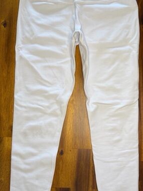 ALO Yoga White 7/8 High-Waist Airbrush Legging